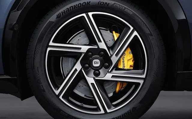 小米汽车SU7轮胎轮毂配置大揭秘，尽享驾驭新体验