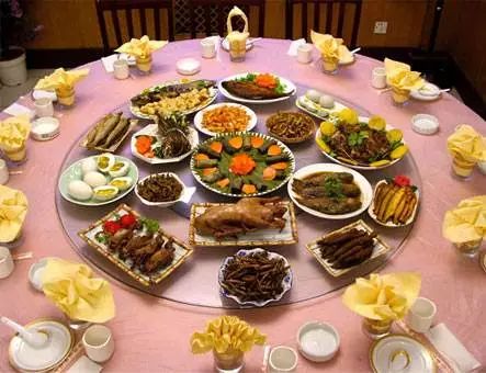 星穹铁道美食狂欢，揭秘匹诺康尼庆典新风味