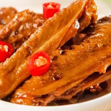 绝味鸭脖惊人内幕：89元一斤实为半斤，消费者权益如何保障？