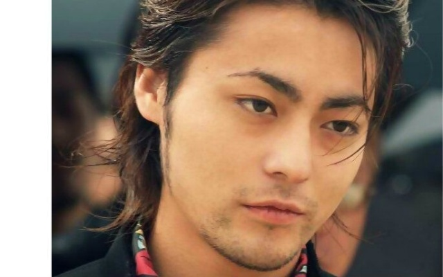山田孝之胡子造型大揭秘：男神变野人新风采