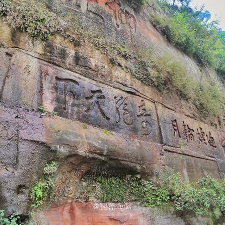 雄霸网络，2025年如何在魔兽世界中打造不朽霸业？