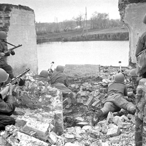 《交错战线》必看攻略：全方位系统解析，深度入坑指南揭秘新玩法