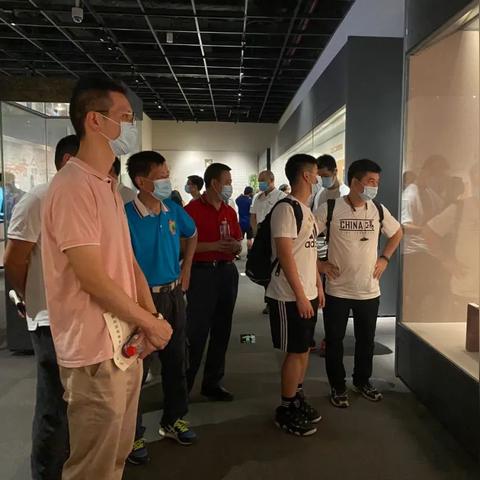 荒野巨兽惊现，狩猎新纪元启航