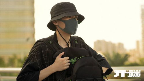 15岁男孩走红卢浮宫，礼帽侦探之谜竟藏少年身