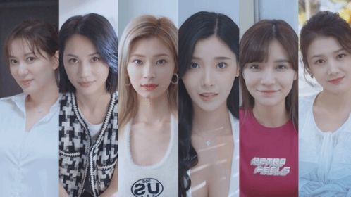 美女环绕攻略揭秘：郑梓妍《完蛋我被包围了》新视角