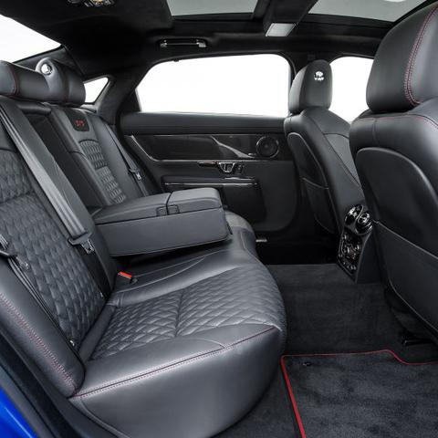 《极限竞速8》捷豹XJR-15调校秘籍，深度解析新价值解锁