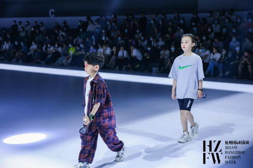 《星空》服饰盛宴：293款时尚亮相，揭秘潮流新风尚