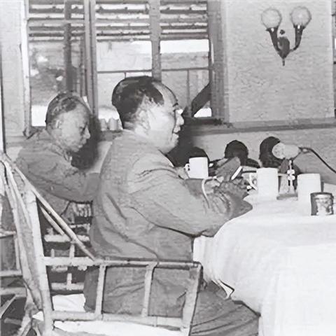 《钢铁边境：免费畅游，探索未知新纪元》