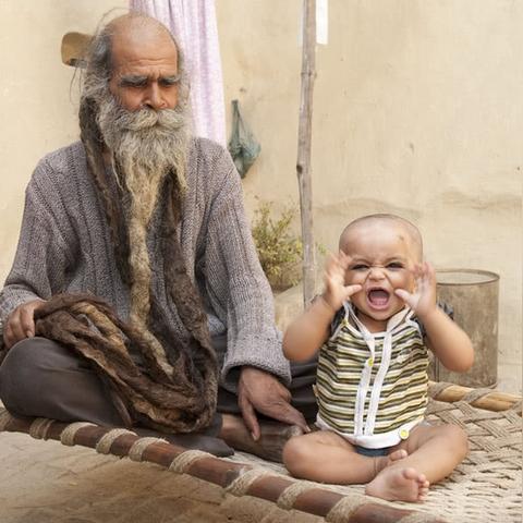 景区致歉：印度游客景区洗澡引众怒，文明旅游新风尚待提升