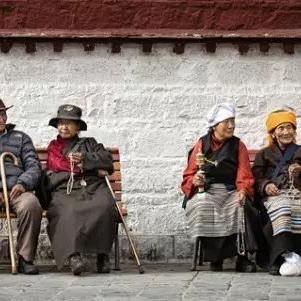 恐怖探险：揭秘《后室深处》惊悚旅馆路线攻略