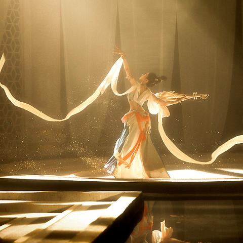 《逆水寒》老兵服鸿音深度解析：玩法攻略与正式服差异揭秘