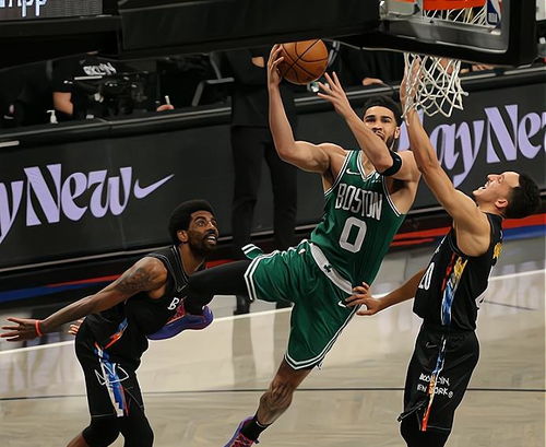 《瓦罗兰特残局制胜攻略：揭秘全新战术与策略》