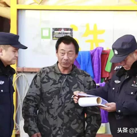 《堡垒之夜》四连板攻略：高效搭建技巧深度解析