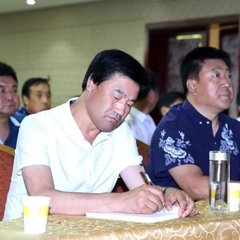 2025热血英豪徽章，为何顶尖玩家都在用它逆袭？