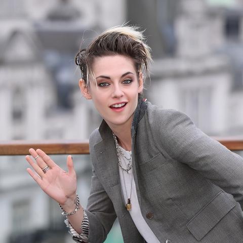 奥斯卡红毯惊现：克里斯汀·斯图尔特新发型刘海，时尚新潮流引领者