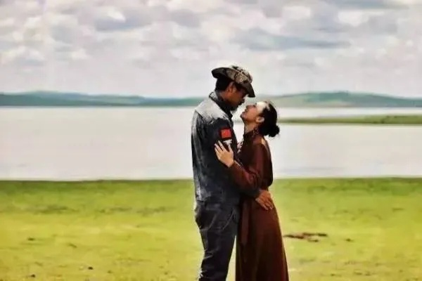 旮旯真情告白：揭秘木里非典型恋情！