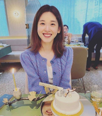 32岁生日素颜照曝光，章泽天状态佳展现新魅力