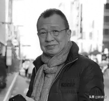 巨星陨落泪洒灵堂，花海如潮悼念许绍雄