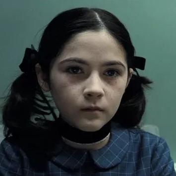 艾丽·范宁主演《饥饿游戏》预告首曝，全新改编引期待