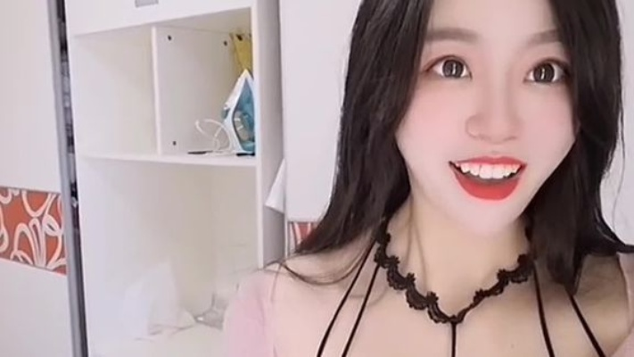 女友治愈系视频：纯欲魅力助你重拾活力