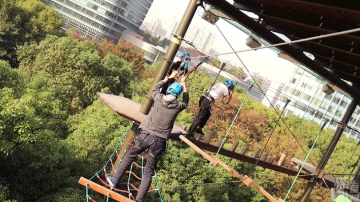 100m高空挑战太难？顶级玩家实战通关秘籍大公开！