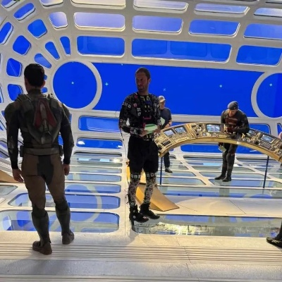 《复仇者联盟5》幕后揭秘：AI特效打造逼真片场震撼呈现