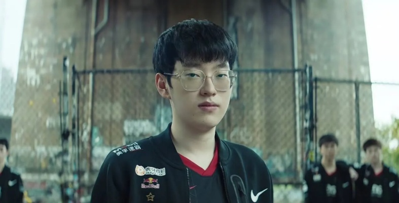 LPL告别传奇：学圣Scout感恩粉丝，荣耀传承启新篇