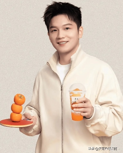 樊振东空降深圳小米之家，小米赠黄金球拍，体验全新店长魅力