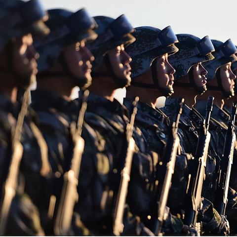 新英雄年代私服，2025爆火怀旧版曝光，速抢高爆率名额？