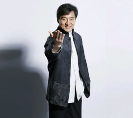 易梦玲恋情曝光后惊艳复工，胡彦斌相伴美腿吸睛全场