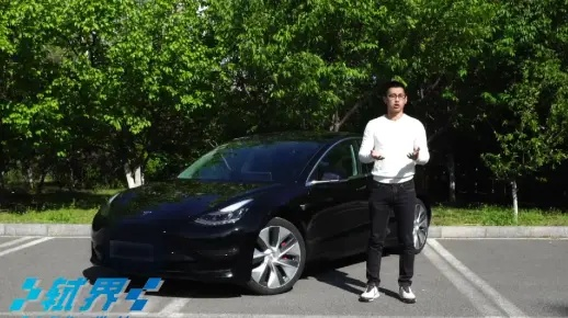 特斯拉自动降窗新发现！陈震客服确认：独家揭秘神秘功能