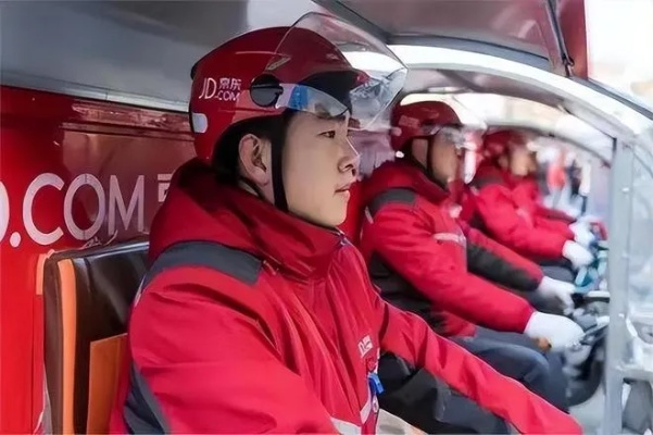 京东外卖员换新工服引关注，知情人士透露环保升级新动向