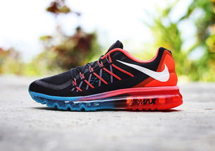 耐克球鞋内置电池玩转游戏，电视连接新体验