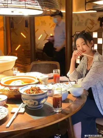 蹭饭被拒老板娘直言：有钱人体验生活不靠谱，新视角揭示生活真谛