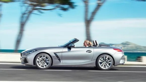 宝马Z4绝唱：敞篷传奇再启新篇章