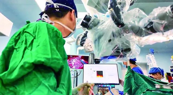 脑机接口手术新突破，医保价仅需6552元/次，科技惠及民生！