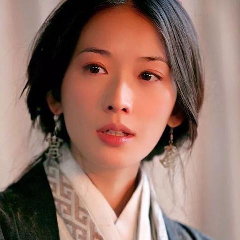 曹操之谜：深度解析顶级人妻的智慧与魅力