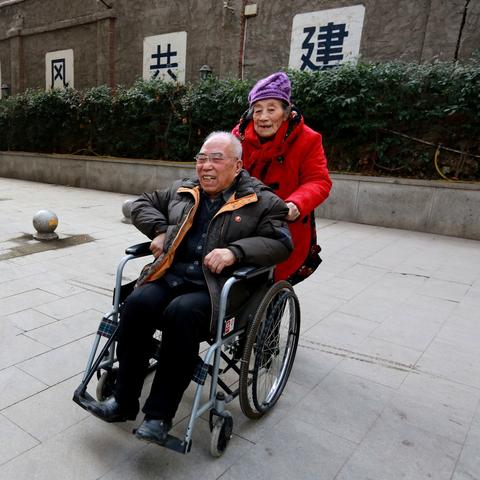 小米员工获老爷爷盛赞：一封信见证幸福瞬间