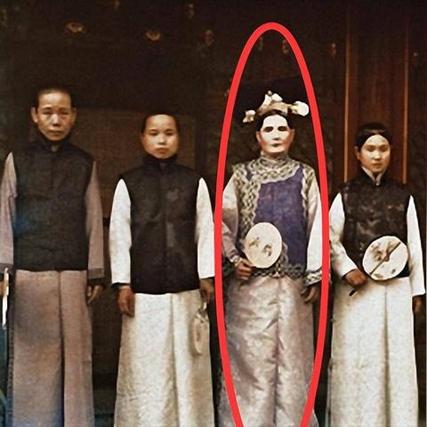 《暴行》随从与护甲攻略：路线选择与价值优化指南