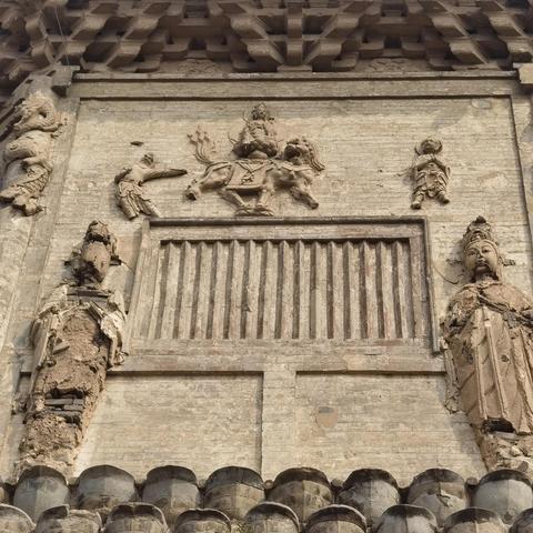 《时光之塔》攻略：深度解析操作技巧、英雄技能与战斗精髓