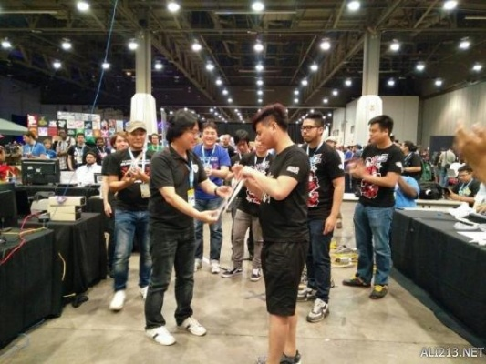 EVO2017决赛ET3:2小孩力挽狂澜，创新巅峰荣耀夺冠！