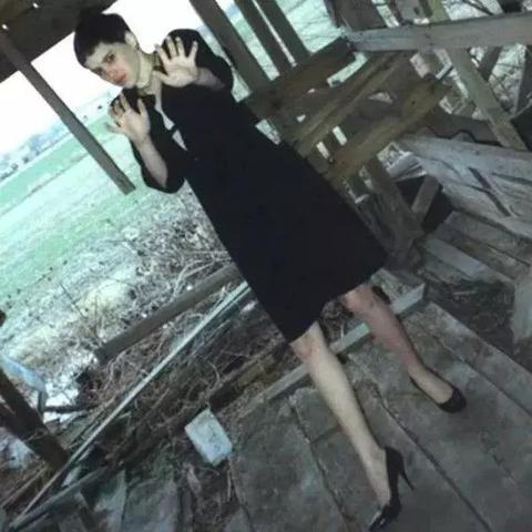 《黑色坠落》攻略揭秘：操作技巧与解谜流程深度解析