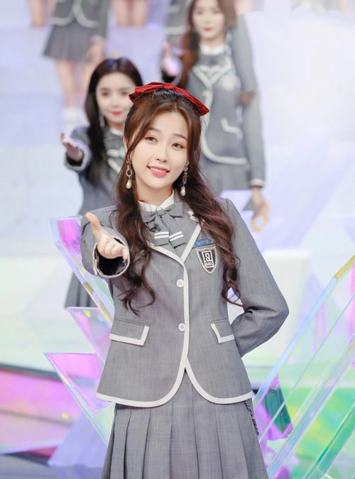 虞书欣4月锐减300万粉丝，舆论漩涡频发引关注