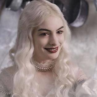 天后安妮海瑟薇迷失自我，重塑圣母传奇，探寻信仰之光