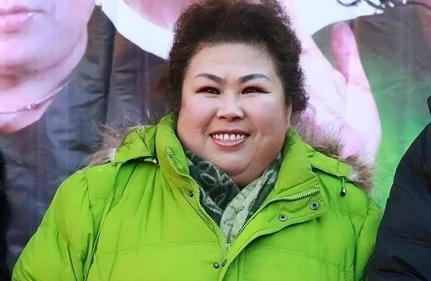 资深“富婆”演员董立范离世五年，墓园证实遗愿成真