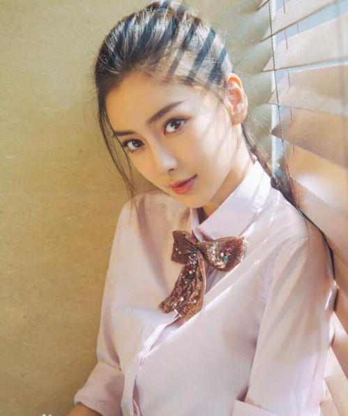 31岁美女主播华丽转身，年薪150万董秘新篇章！