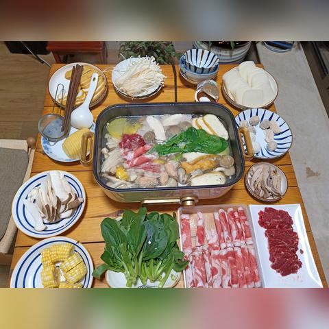 火锅汤重复使用惊曝，涉事老板遭严惩通报曝光