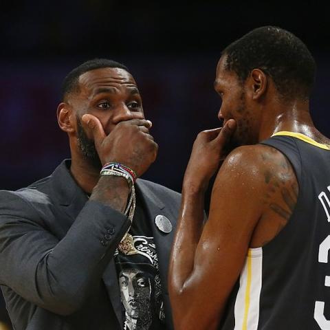 圣诞爆款主机热销，神秘新品力压PS5，创新价值再升级