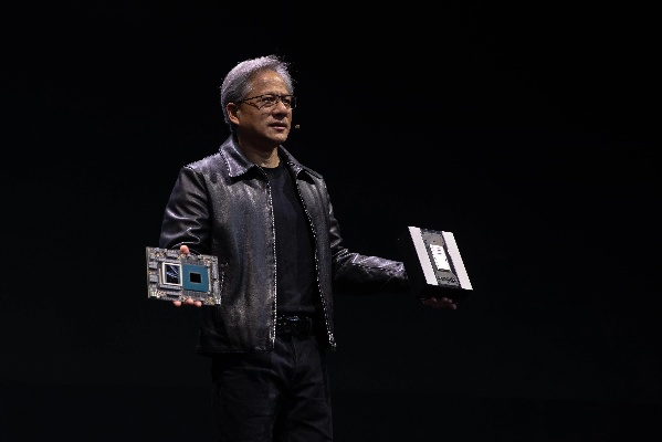 黄仁勋观点：GPU称霸时代，CPU仍需坚守阵地