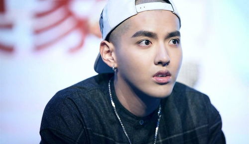 Chovy寸头照走红，网友恶搞变和尚，游戏圈新潮流来袭